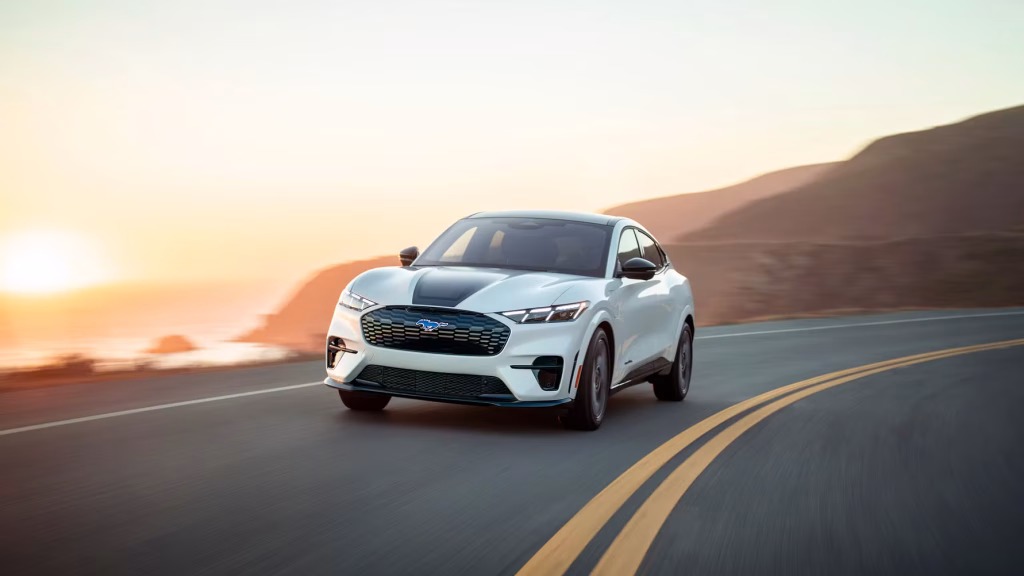 Fordilta uusi ikoninen erikoismalli; esittelyssä uusi Mustang Mach-E GT California Special
