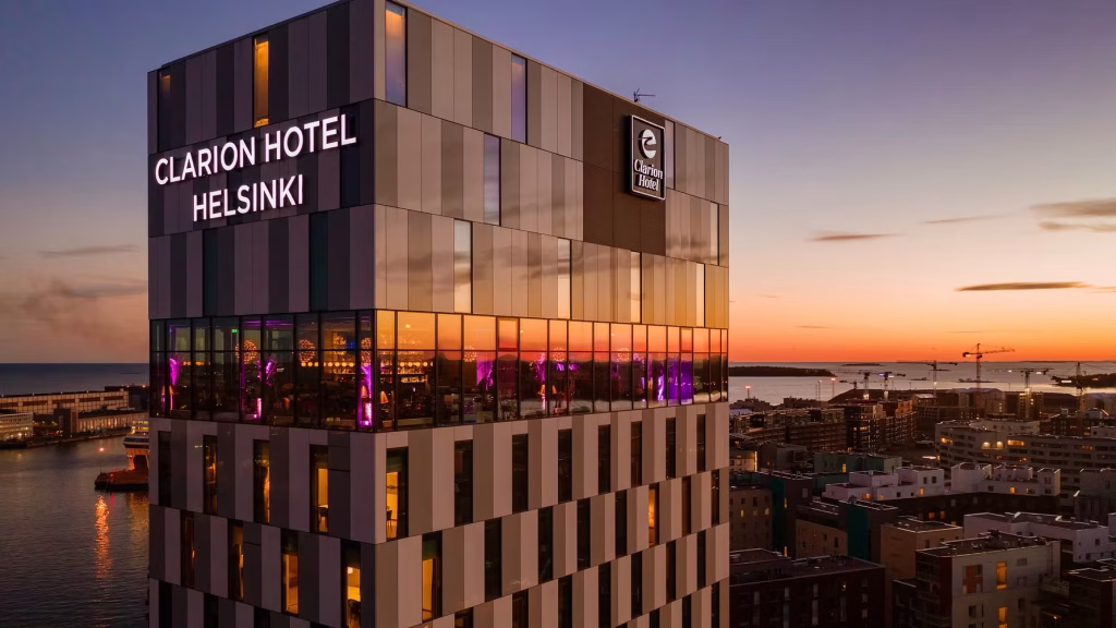 Clarion Hotel® Helsinki jatkaa menestystään – palkittiin Finland’s Leading Business Hotel 2025 -tittelillä World Travel Awards -kilpailussa