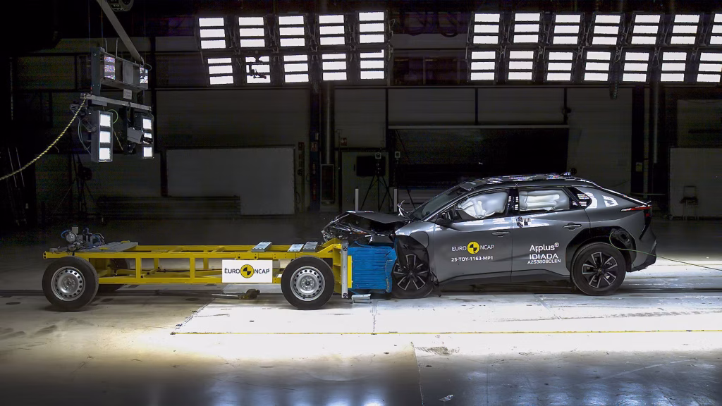 Subaru Solterra on yksi vuoden 2025 turvallisimmista sähköautoista. Se sai täydet viisi tähteä Euro NCAP -testissä.