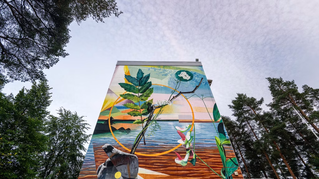 Oulu2026-seinämaalaukset tutuksi opastetuilla kierroksilla