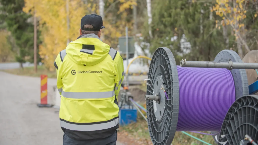 Uudenkaupungin ja Raision välillä käynnistyi mittava runkoverkon päivitys – GlobalConnect varmistaa verkon tulevaisuudenkestävyyden