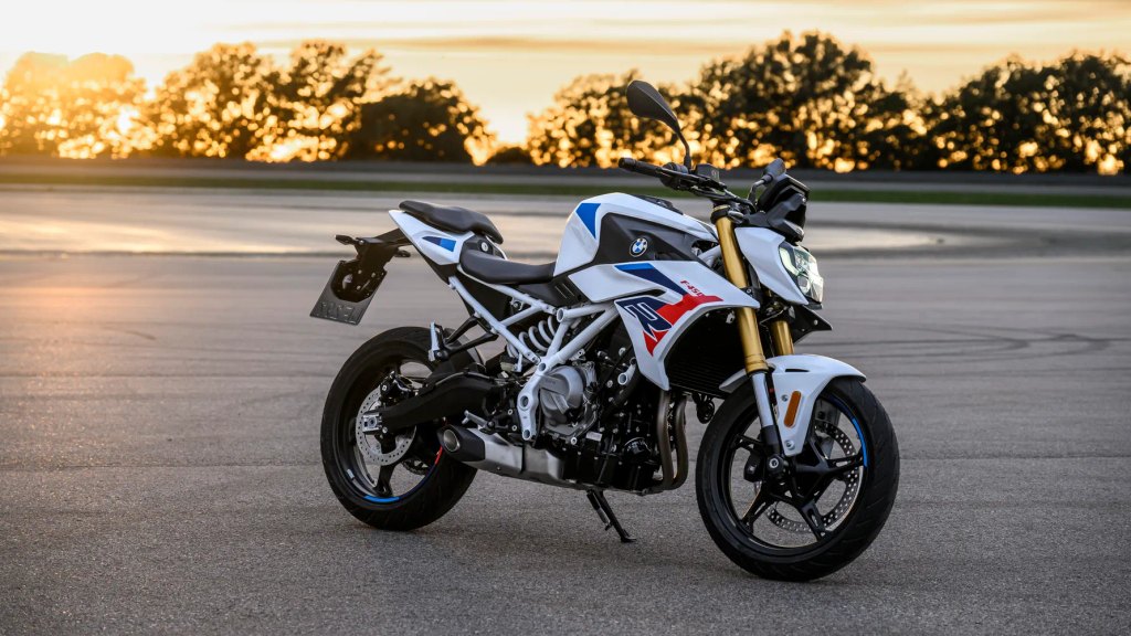 Uusi BMW F 450 R tuo roadster-ketteryyttä keskikokoisiin moottoripyöriin